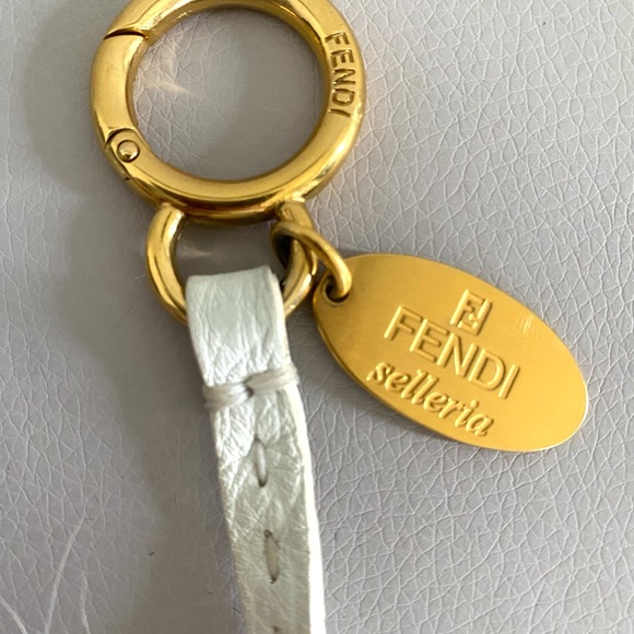 Authentic Fendi fur bag charm - Picture 4 of 9